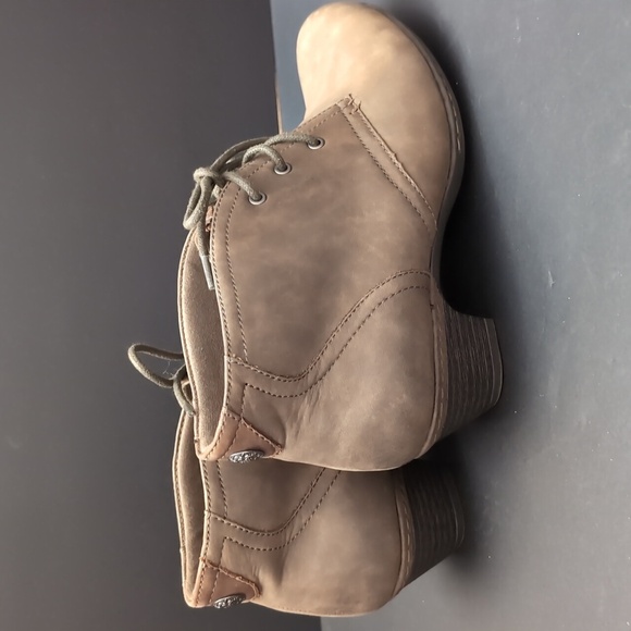 Rockport Woman's Brown Leather Chukka Ankle Booties,Size 7.5 - Picture 4 of 12